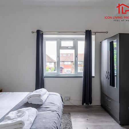 1 Bedroom Arch-View Apartment 2 By Icon Living Properties Short Lets & Serviced Accommodation With Free Parking London Exterior foto